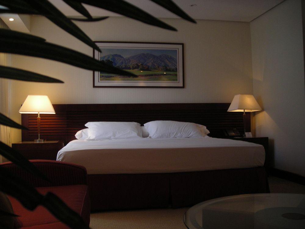Eurobuilding Hotel & Suites Caracas Exterior foto A bedroom at the Taj Bengal