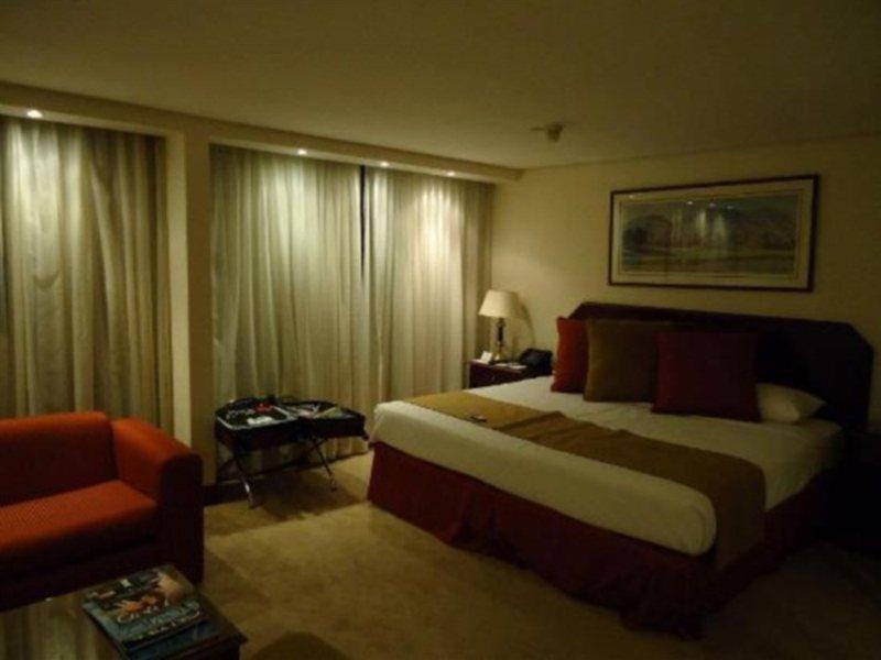 Eurobuilding Hotel & Suites Caracas Exterior foto A room at the hotel